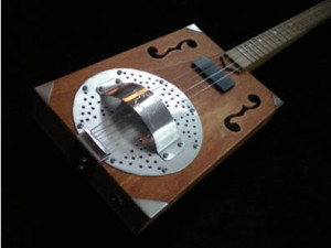 Cigarbox-Guitar 3